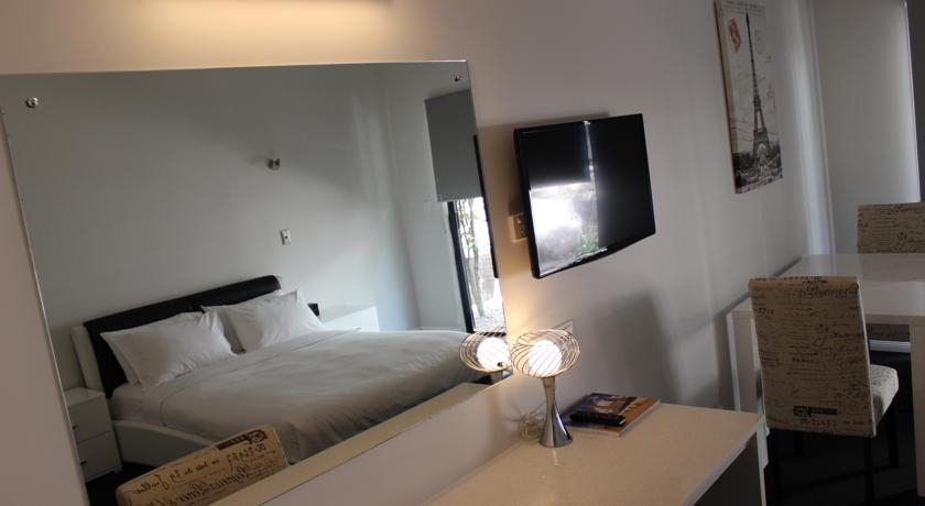 Bedroom 4, Springwood Motor Inn, Slacks Creek