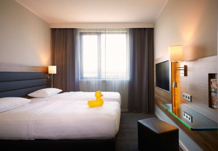 Bedroom 4, MOXY Munich Airport, Erding