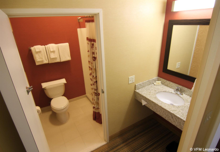 Bathroom 4, Courtyard Fargo Moorhead, MN, Clay