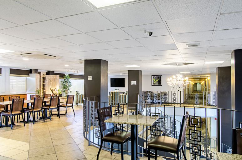 Food & Drinks 5, Quality Inn & Suites Denver Stapleton, Denver