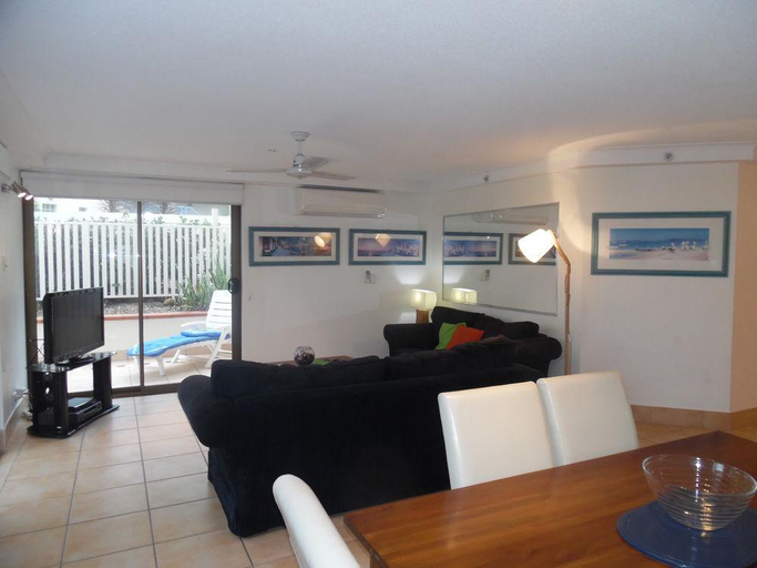 Public Area, Coolum Caprice, Maroochy - Coastal North