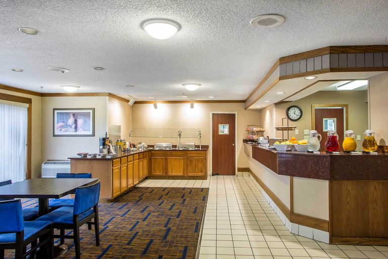 Public Area 2, Clarion Inn, Lake