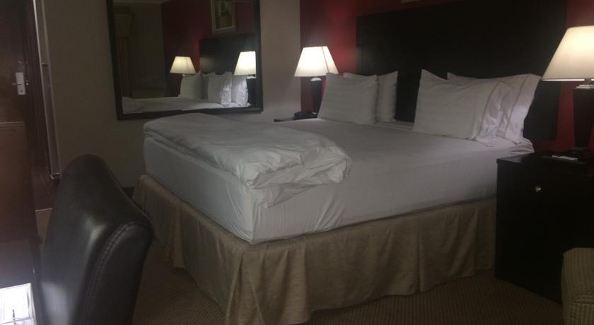 Bedroom 3, Hampshire Hotel, iLembe