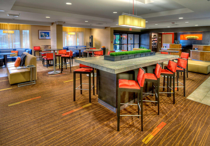 Food & Drinks 5, Courtyard Burlington, Alamance