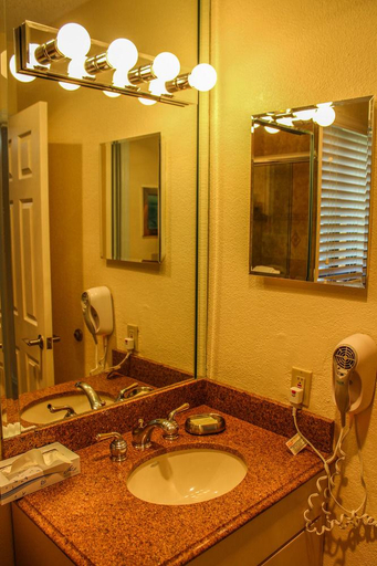 Bathroom 4, Hollywood Sands Resort, Broward