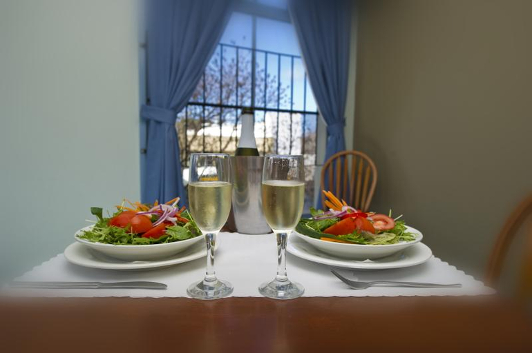 Food & Drinks, Seabreeze Hotel Nelson Bay, Port Stephens