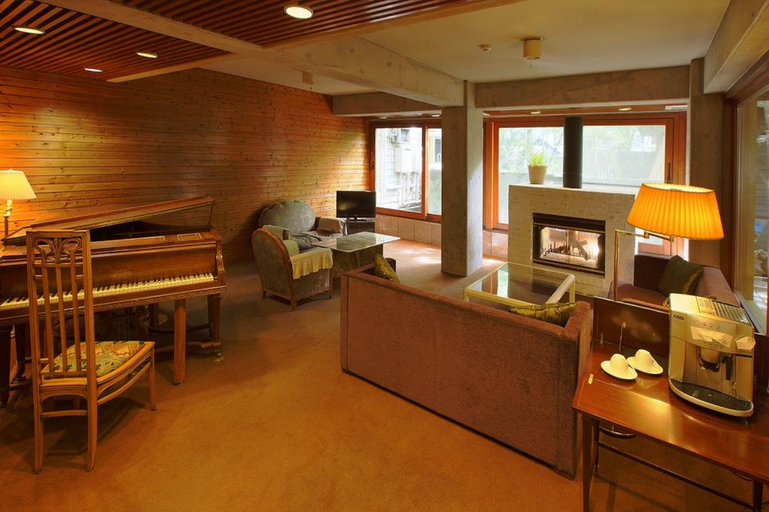 Public Area, Kyu Karuizawa Hotel Shinonome, Karuizawa