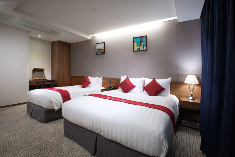 Bedroom 2, RAMADA Jeonju Hotel, Jeonju