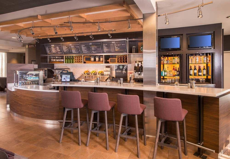 Food & Drinks 5, Courtyard Dulles Airport Chantilly, Fairfax