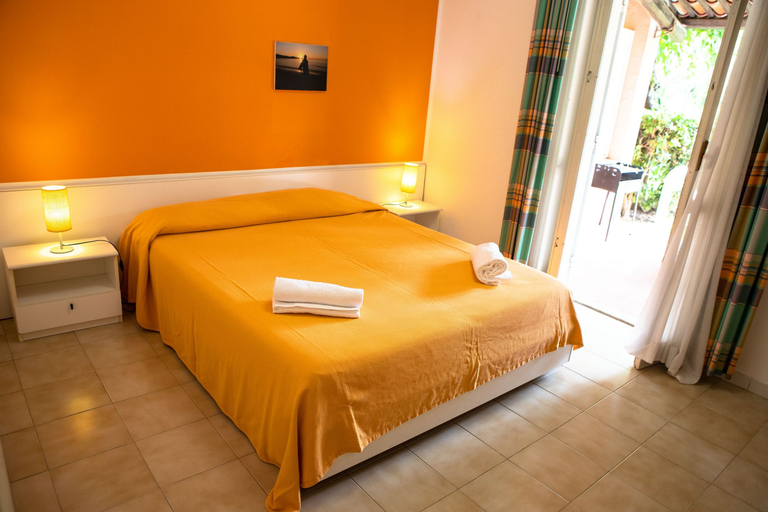 Bedroom 2, Portorosa Residence, Messina
