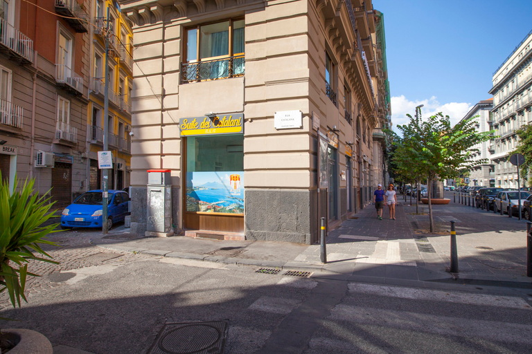 Exterior & Views 2, Suite Dei Catalani, Napoli