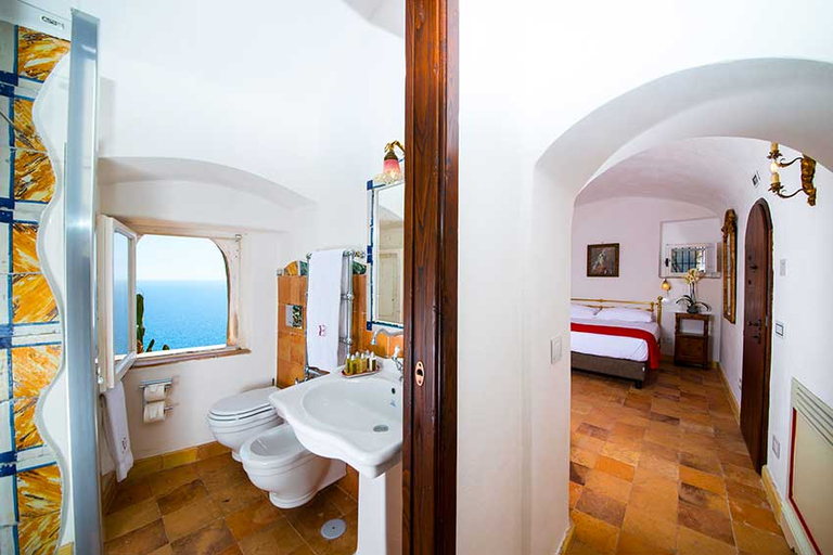 Bathroom, Badia Santa Maria de Olearia, Salerno