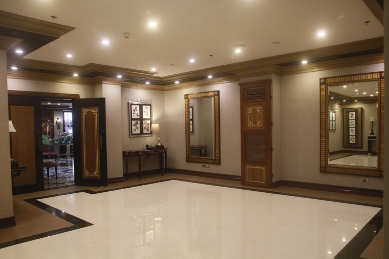 Public Area 5, Herald Suites Polaris, Makati City
