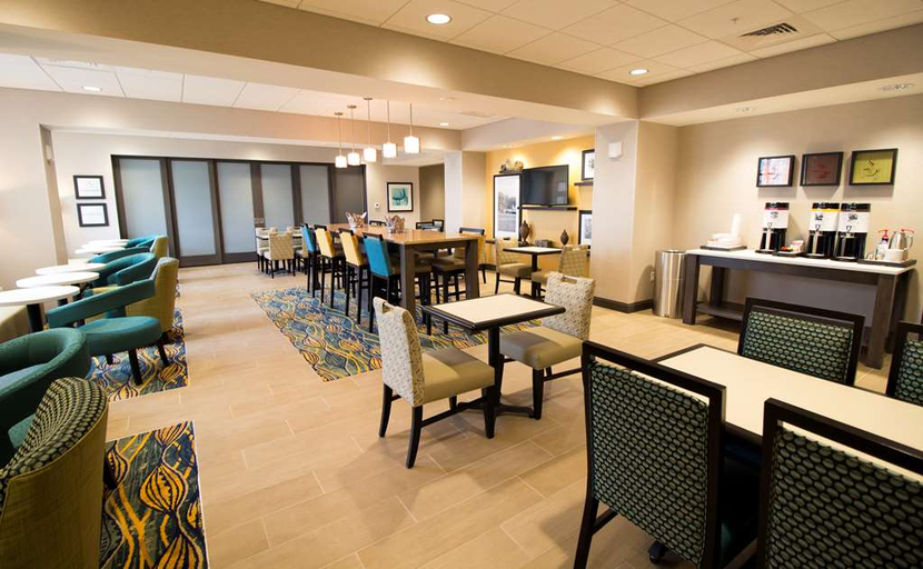 Food & Drinks 5, Hampton Inn Decatur Southeast, Macon