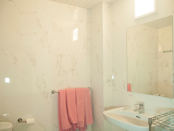 Bathroom 4, Dato 2, Álava