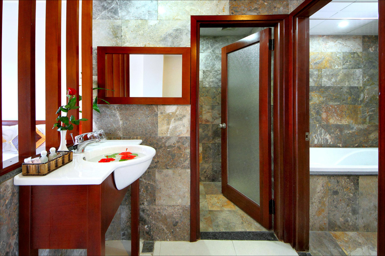 Bathroom 5, Sunshine Hotel Hoi An, Da Nang