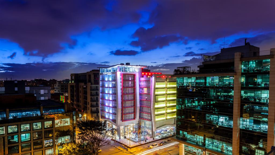Exterior & Views
