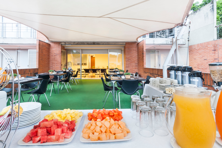 Food & Drinks 3, Travelers Orange Suites, Medellín