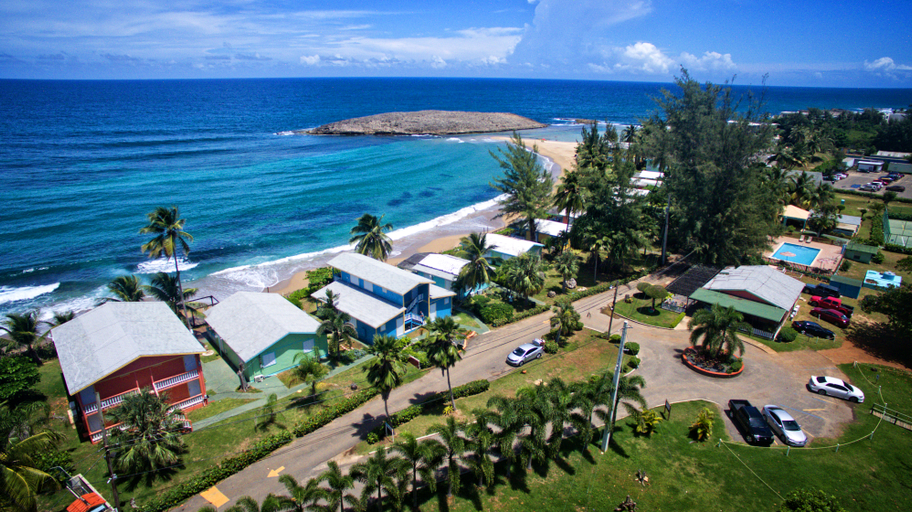 Exterior & Views