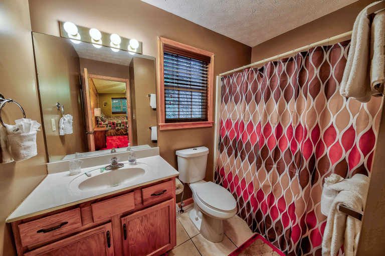Bathroom 4, Blue Mountain Mist, Sevier