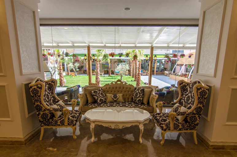 Public Area 3, Phoenicia Royal, Navodari