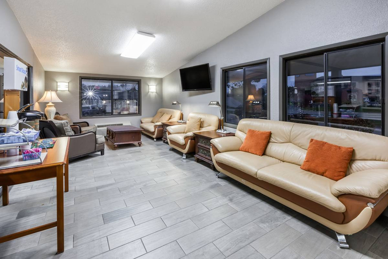Public Area 2, Knights Inn Flint, Genesee