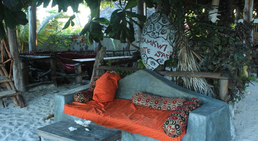 Public Area 3, Nyamkwi White Sands, Kusini