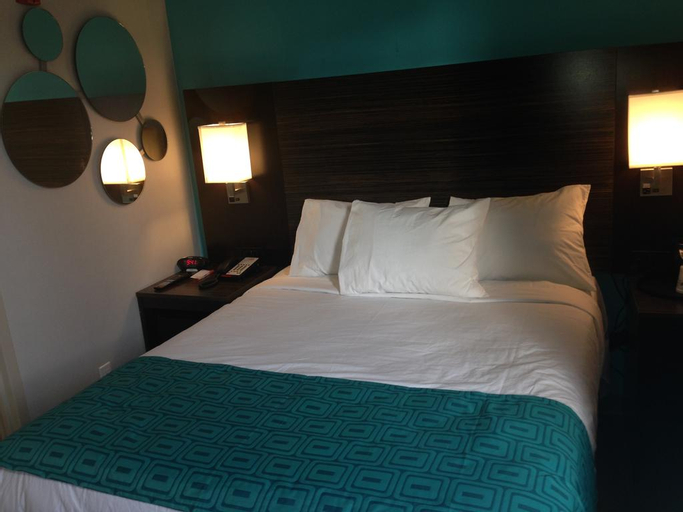 Bedroom 2, Rockaway Hotel Brooklyn, New York