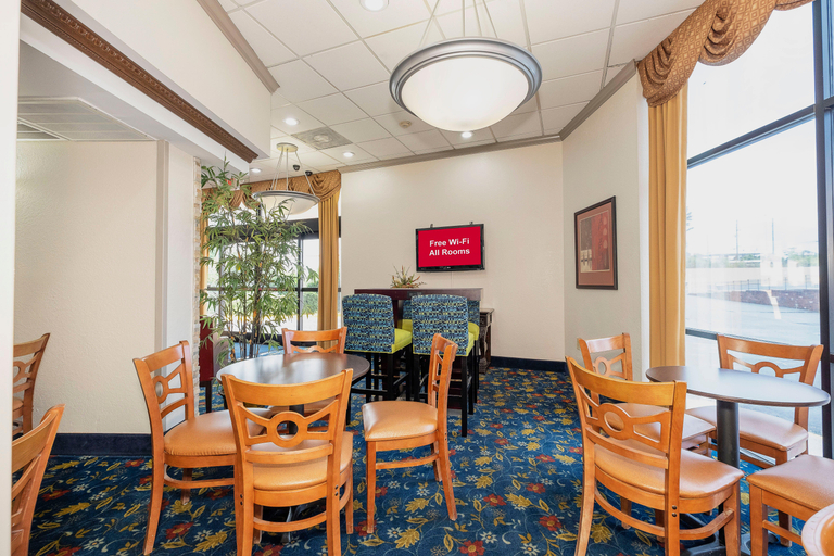 Public Area 2, Red Roof Inn & Suites Macon, Bibb
