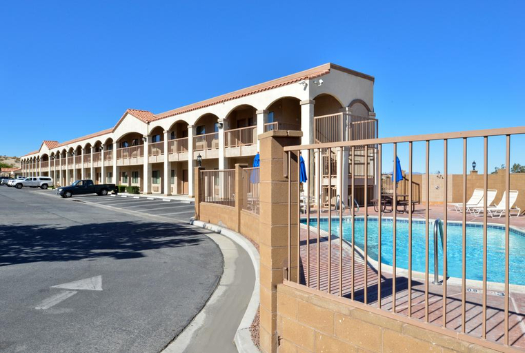 Sport & Beauty 2, Americas Best Value Inn Joshua Tree 29 Palms, San Bernardino