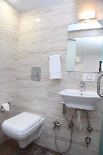 Bathroom 5, aboo's lucky galaxy, Mumbai Suburban