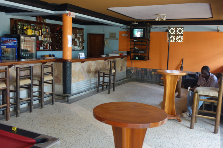 Food & Drinks, Foxwoods Hotel, Kampala