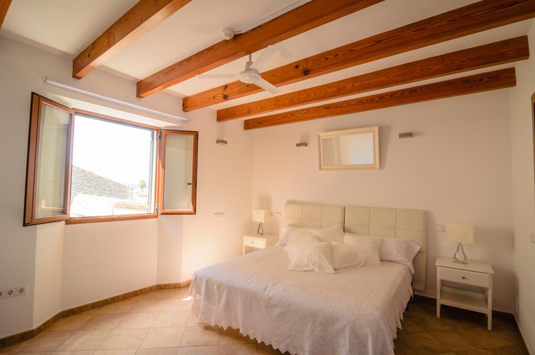 Bedroom 2, Embat Hostel, Baleares