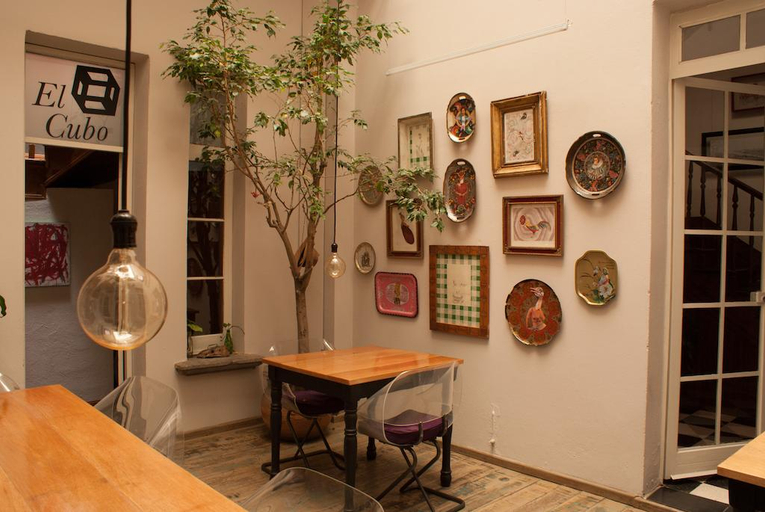 Public Area 3, El Patio 77, Mexico City