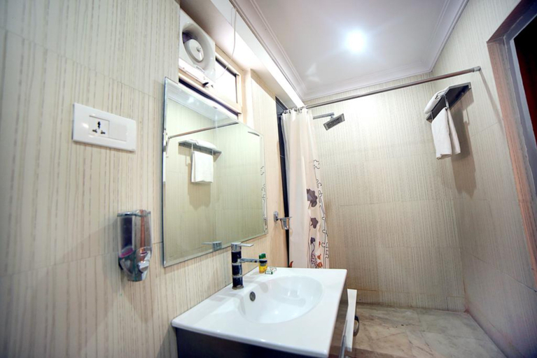 Bathroom 4, FabHotel M Hotel Hitech City, Hyderabad