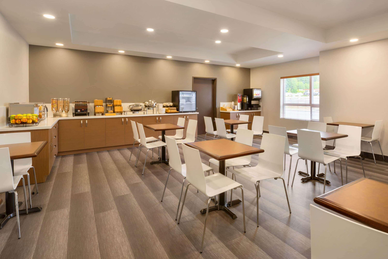 Public Area 2, Microtel Inn & Suites by Wyndham Oyster Bay, Cowichan Valley
