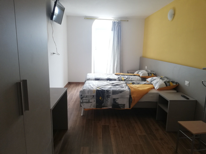 Bedroom 2, Rosticaffè, Trento