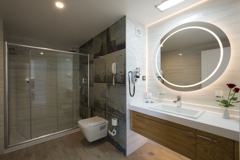 Bathroom 5, Kirman Sidemarin Beach & Spa, Manavgat