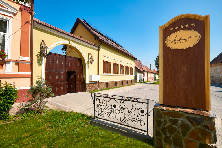 Exterior & Views 1, Resort Ambient, Cristian