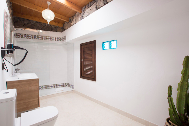 Bathroom 4, El Charco Suite, Las Palmas