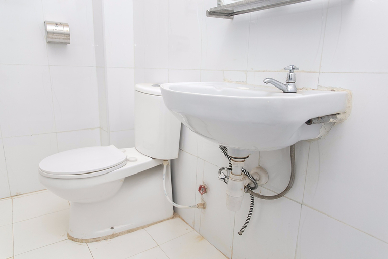 Bathroom, The Coconut Grill Hotel, Thika Town