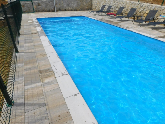 Sport & Beauty 4, House Sara 2, Rakovica