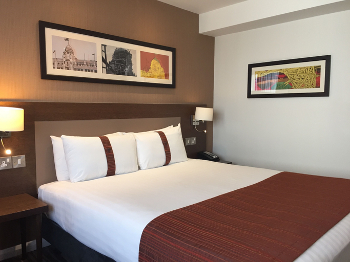 Bedroom 2, Holiday Inn London Wembley, London