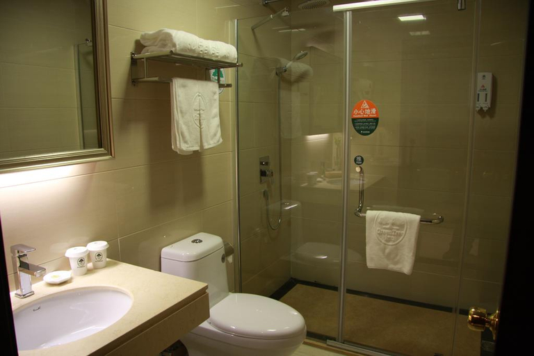 Bathroom 4, GreenTree Inn ShangHai JinXiu Road Business Hotel, Shanghai
