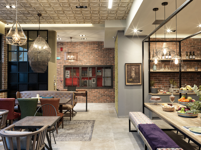 Public Area 3, 18 Micon Street, Attica