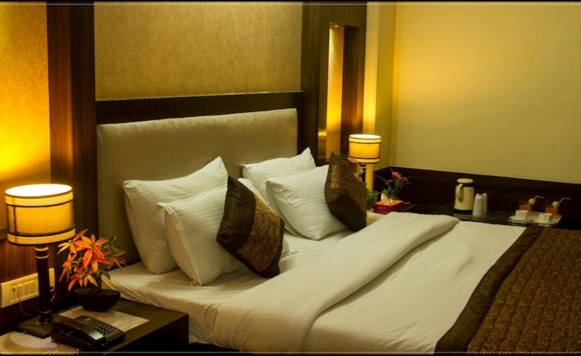 Bedroom 3, The Radiance Hotel Near Ganga Ram & BLK Hospital, Delhi