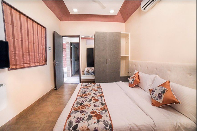 Bedroom, Saya Grand Club & Spa Resort, Thane