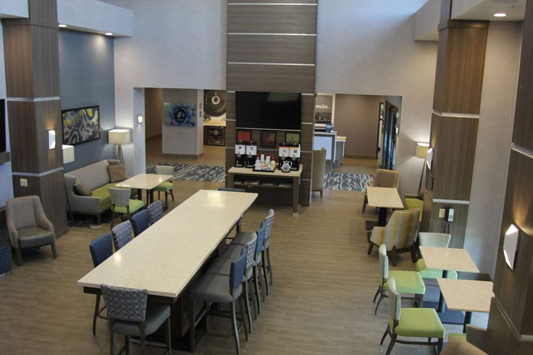 Food & Drinks 5, Hampton Inn Hilton Portland Corpus Christi Tx, San Patricio