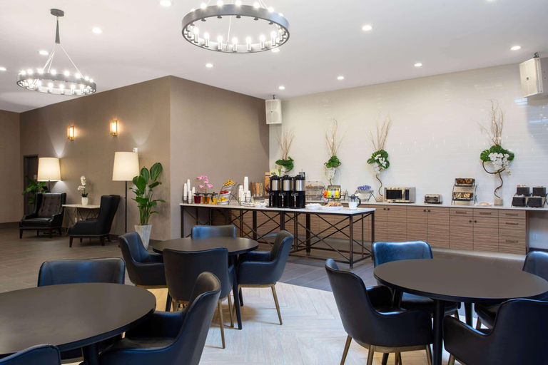 Food & Drinks, Microtel Inn By Wyndham Long Island City, New York