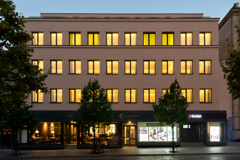 Exterior & Views